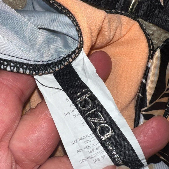 Ibiza Swimwear Black Tropical Floral Ruffled Swim Top Size Medium - Picture 4 of 9